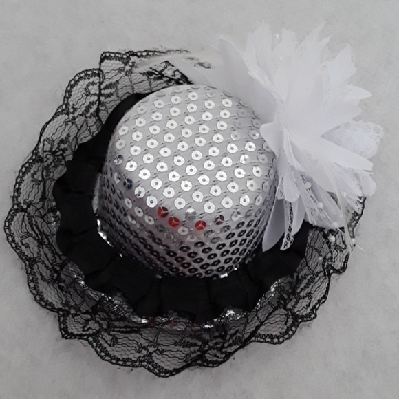New Years Mini White Fascinator w/Sequins NWT - Picture 2 of 4